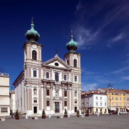 Gorizia Holiday Inn Rastello Suite ภายนอก รูปภาพ