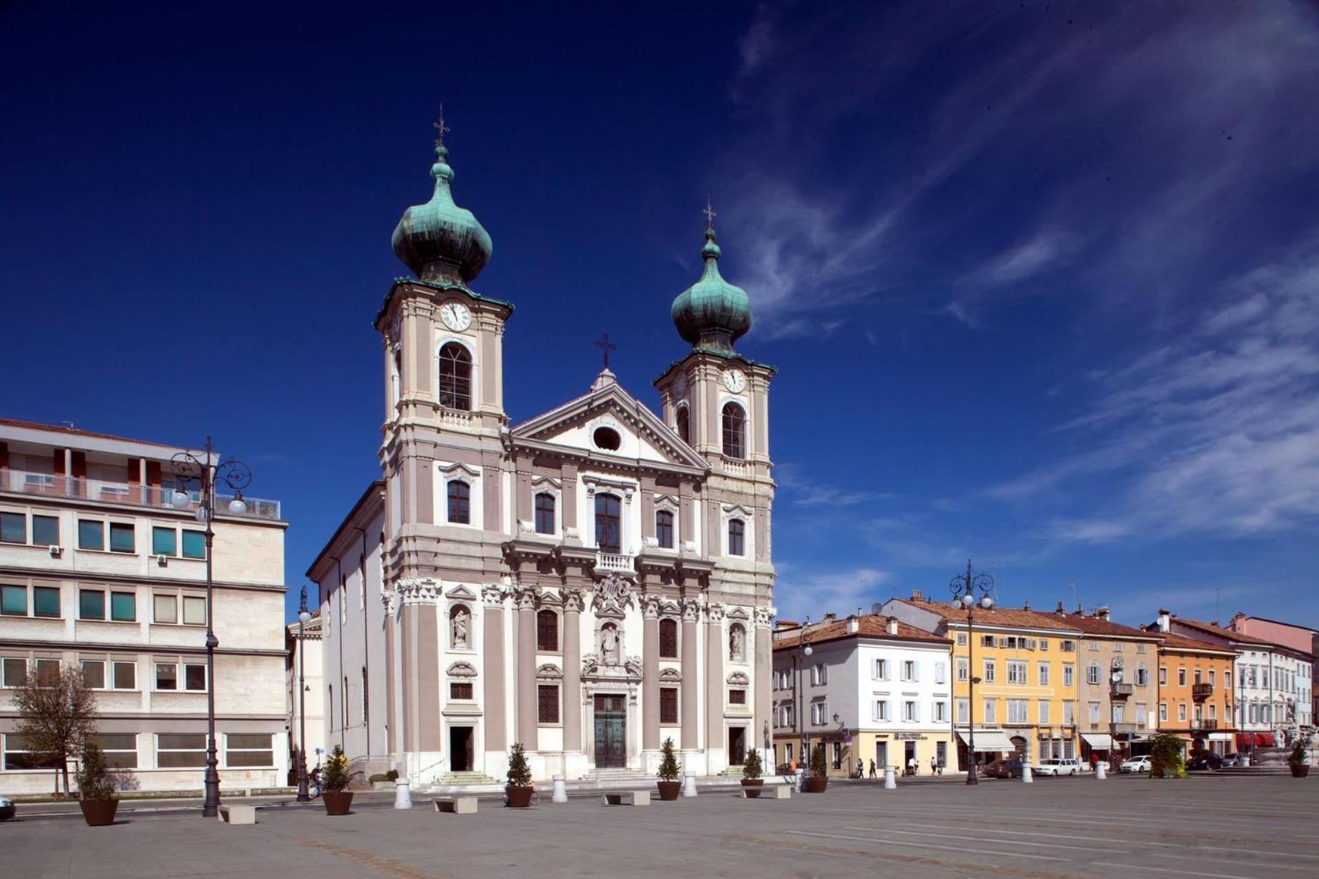 Gorizia Holiday Inn Rastello Suite ภายนอก รูปภาพ