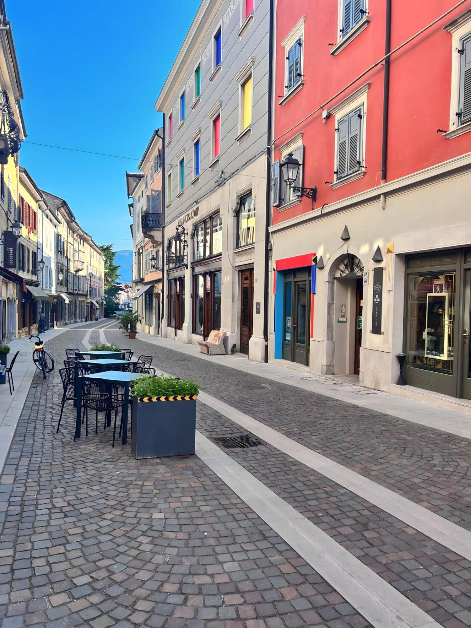 Gorizia Holiday Inn Rastello Suite ภายนอก รูปภาพ